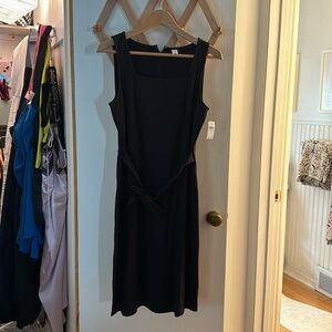 Old Navy slim dress with belt